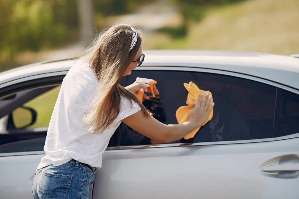 car with rag